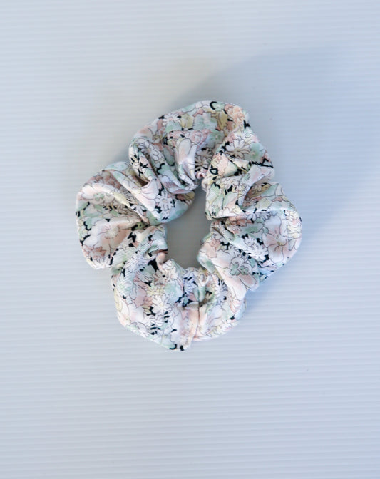 Scrunchie - Black Blossom
