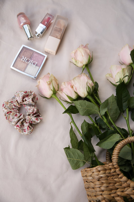 Scrunchie - Red  Blossom