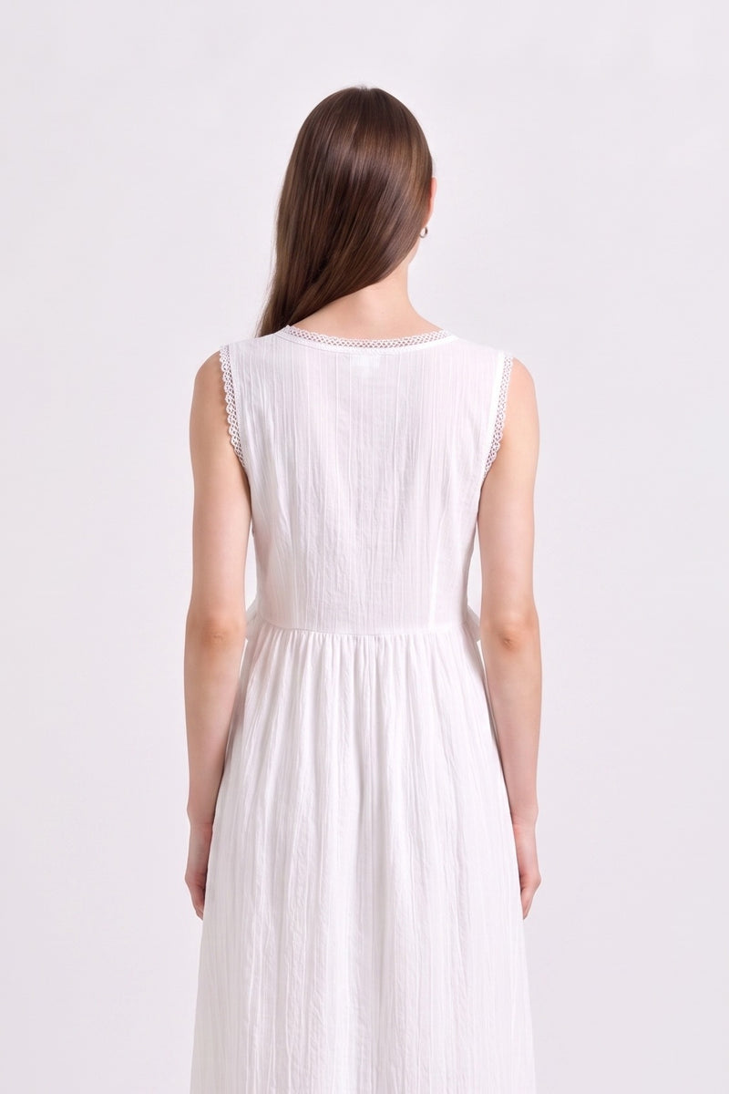 Alegra White — back